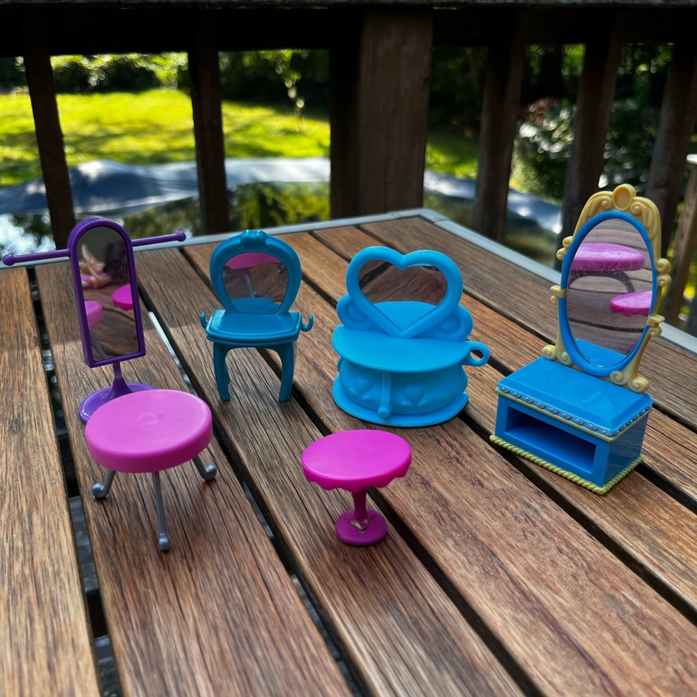 Polly Pocket: Kids Toy Vanity and Table Furniture Set - Blue and Purple